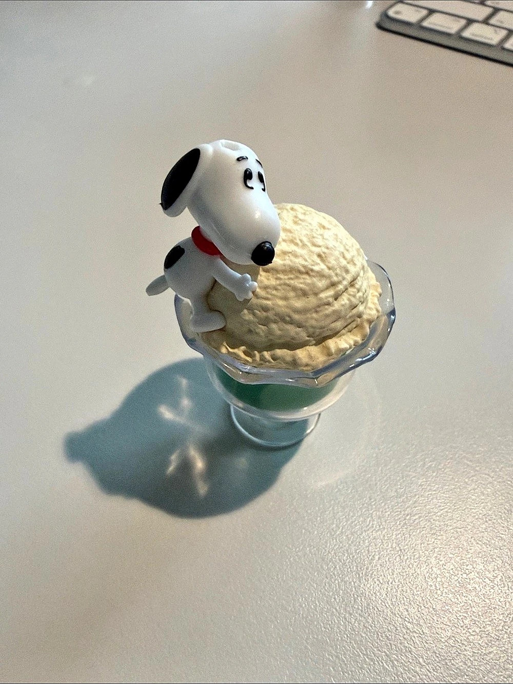 Snoopy Ice Cream Dish Decor in White & Green Like New